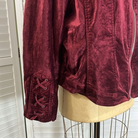 Torrid Jacket Size 4 4X Moto Burgundy Velvet Jacket NWOT - Picture 11 of 16